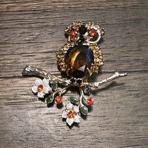 Elegant Owl Brooch with Gold and Red Accents
